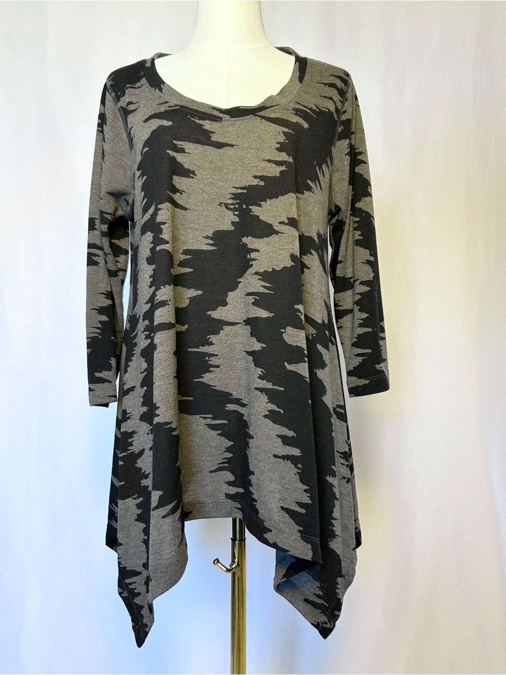 Philosophy Republic Clothing Camo Sharkbite Hem Tunic Top XL Black Heather Gray